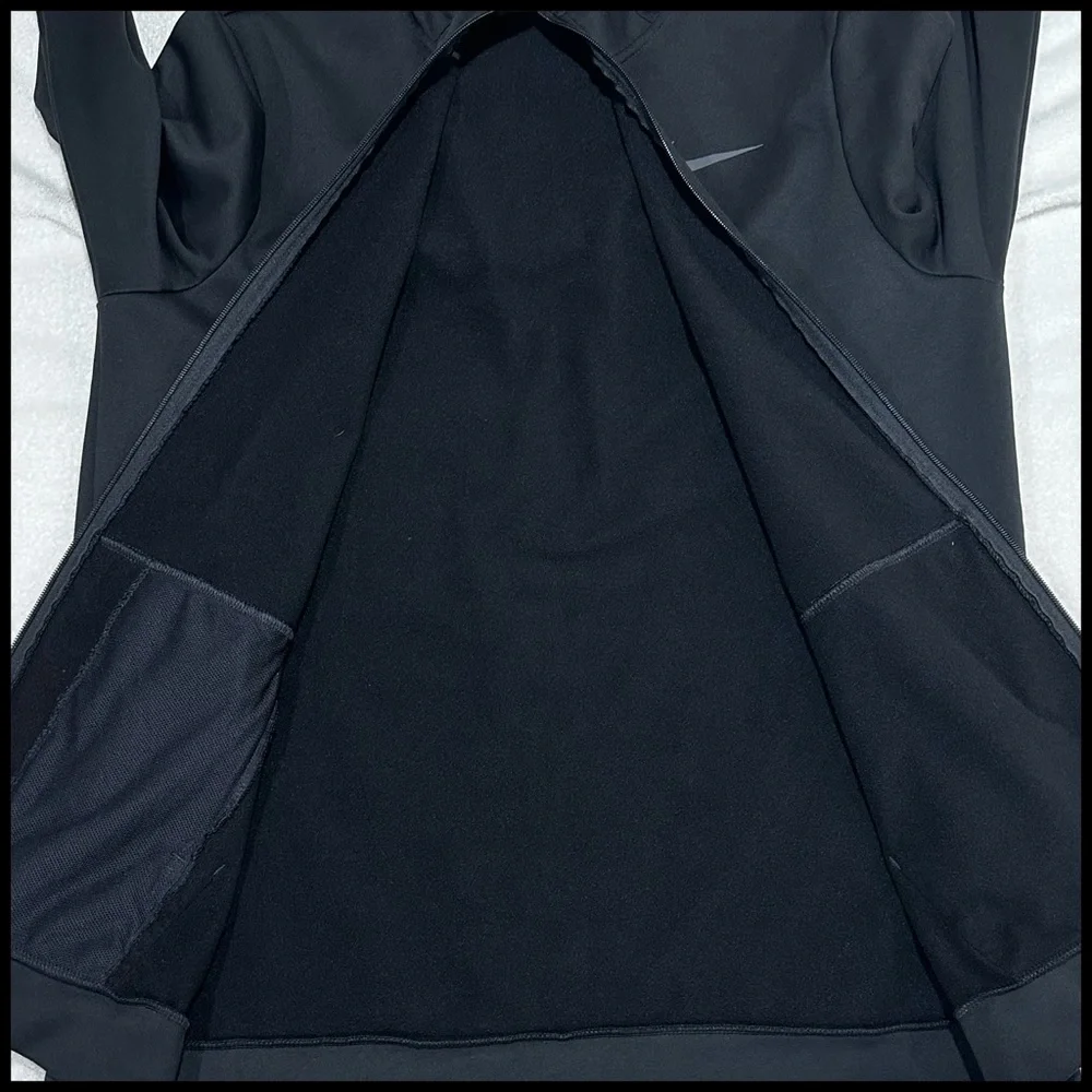NikeThermaFit🔥🪶 XL Black Hooded Zip Up Jacket, 3 Pockets, Like New, Clean. Warm - Picture 10 of 17